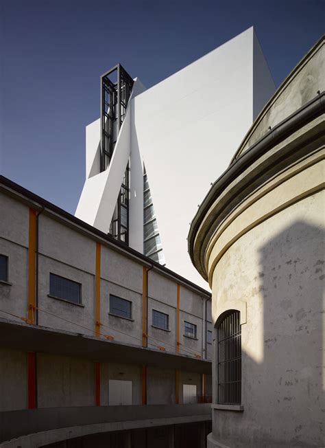 la nuova torre prada fondazione prada 17 novembre|Milano .